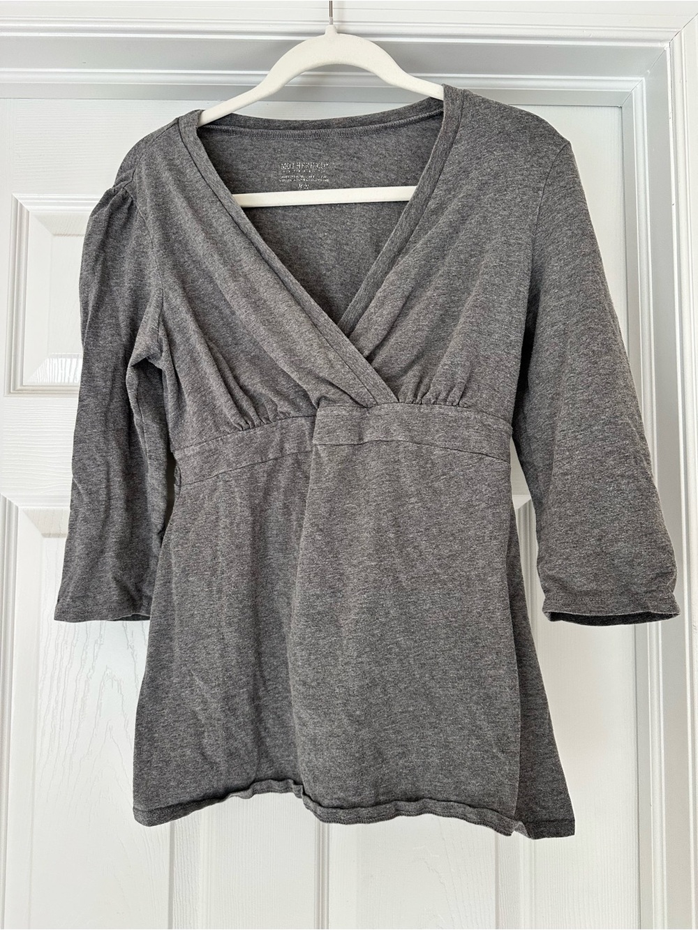Motherhood Maternity M Gray Solid V-Neck 3/4 Sleeve Cotton Stretch Knit Top